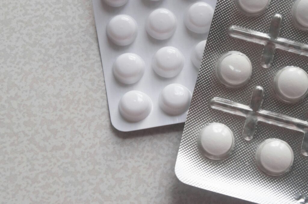 La France envisage de réduire le prix du paracétamol : les industriels alertent sur les risques pour la production pharmaceutique nationale / unsplash