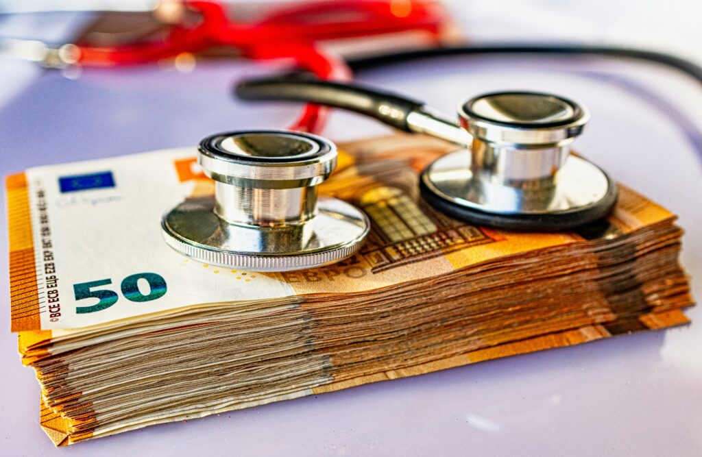 La France s'apprête à modifier les franchises médicales : le plafond annuel des dépenses des patients pourrait être doublé / unsplash