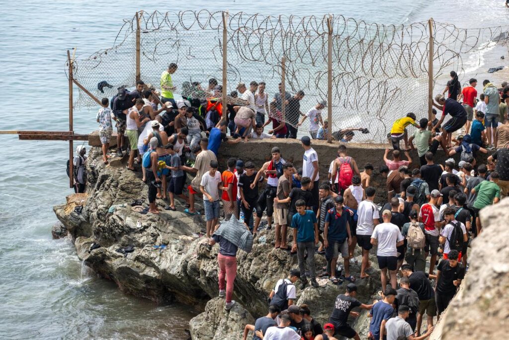 La politique de la peur : pourquoi l’extrême droite française transforme la crise de Ceuta en outil électoral