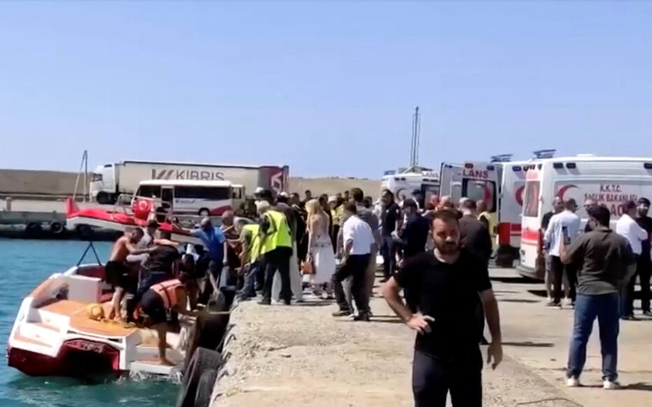 Un ferry coule au large de Chypre du Nord : des victimes, une vaste opération de secours en cours / Reuters