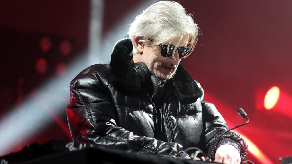 Paris s’apprête à faire ses adieux à Kavinsky : la scène électronique française accompagnera le DJ pour son dernier voyage / LP