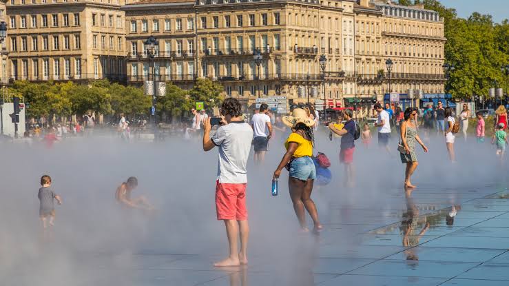 Les fortes chaleurs vont gagner du terrain après un dimanche marqué par la canicule dans treize départements / Mesinfos.fr