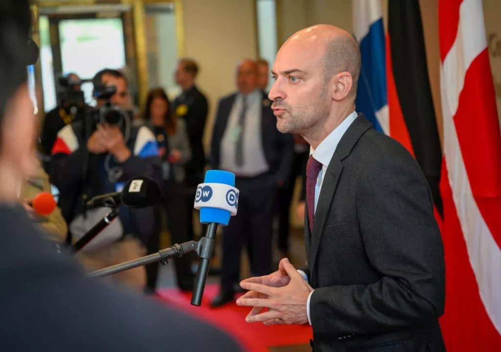 Jean-Noël Barrot accuse Moscou de vouloir intimider les Européens après une attaque ferroviaire en Ukraine / Le Figaro