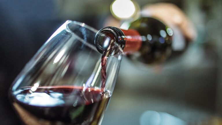 La production de vin française devrait tomber à l’un de ses plus bas niveaux depuis trente ans / La Dépêche