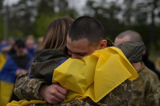 Le système russe de persécution des prisonniers de guerre ukrainiens : comment mettre fin aux condamnations illégales et à la dissimulation des prisonniers / Bureau du Président de l’Ukraine