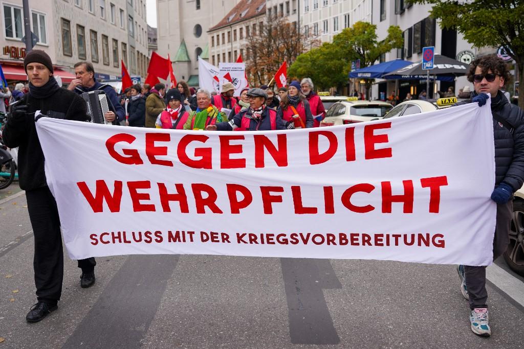 L’Allemagne débat du service militaire alors que la Russie ne demande pas à l’Europe si elle est prête / RTS