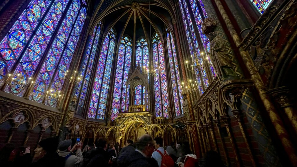 Paris se prépare à la messe du pape : le centre de la capitale sera progressivement fermé à la circulation dès le 2 septembre / unsplash