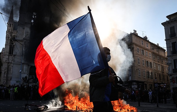 Les gilets jaunes annoncent une nouvelle journée de mobilisation en France le 24 octobre / Getty images