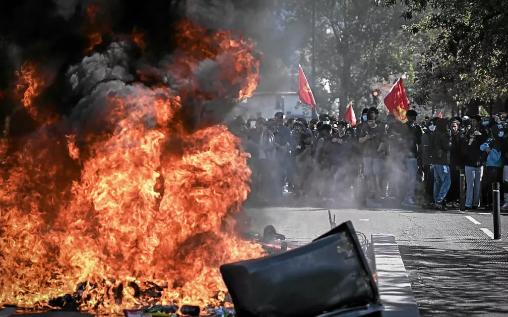 Un lycéen de 15 ans perd une main à Lens après l’explosion d’une grenade lors d’un blocage / Le Télégramme