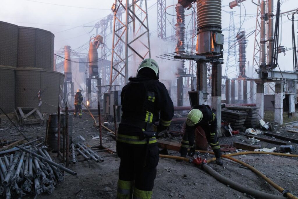Guerre en Ukraine : des coupures d'électricité dans six régions après de nouvelles attaques russes / TV5MONDE