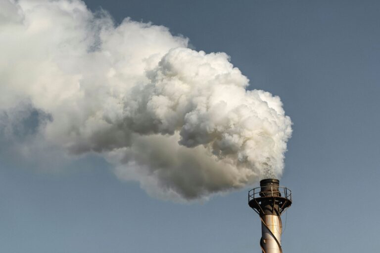 La France réduit ses émissions de gaz à effet de serre, mais reste en retard sur ses objectifs climatiques / unsplash